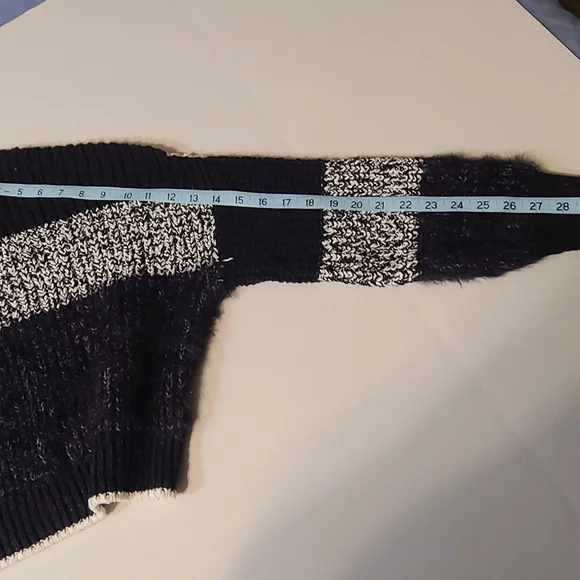 Free People Black and White Cowl Neck Sweater Cozy Cable Knit NWT XL - Picture 11 of 12